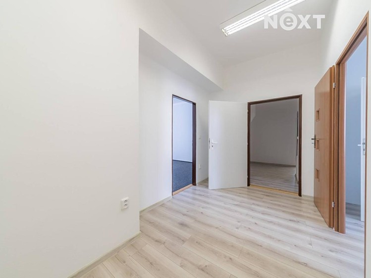 Pronájem kanceláře 113 m² - foto 5