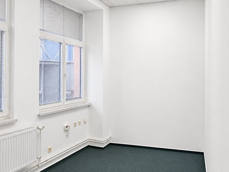 Pronájem kanceláře 15 m² - foto 4
