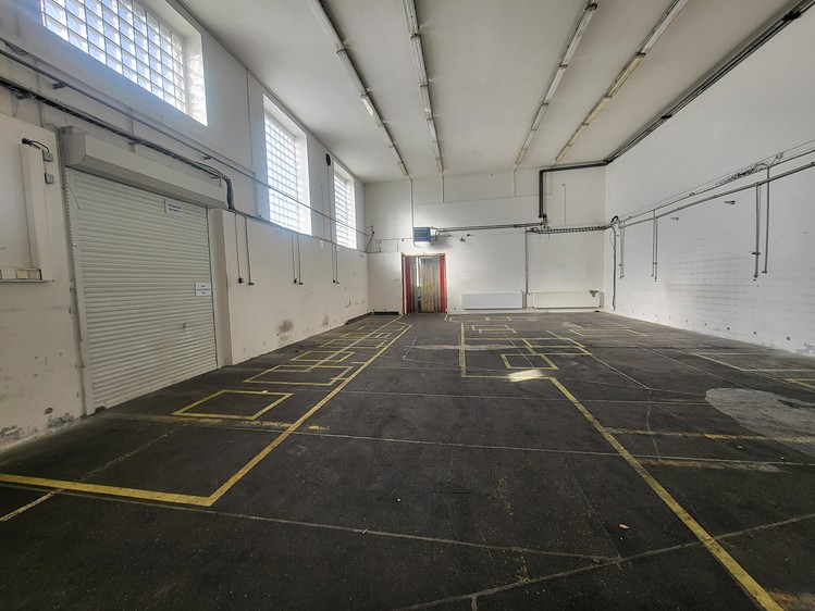 Pronájem výrobní haly, prostoru 281 m² - foto 1