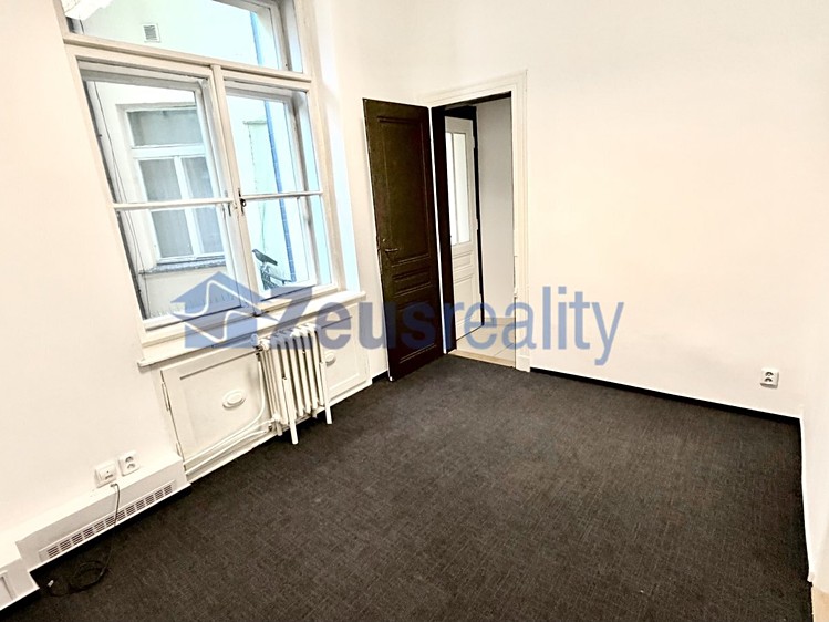 Pronájem kanceláře 10 m² - foto 3