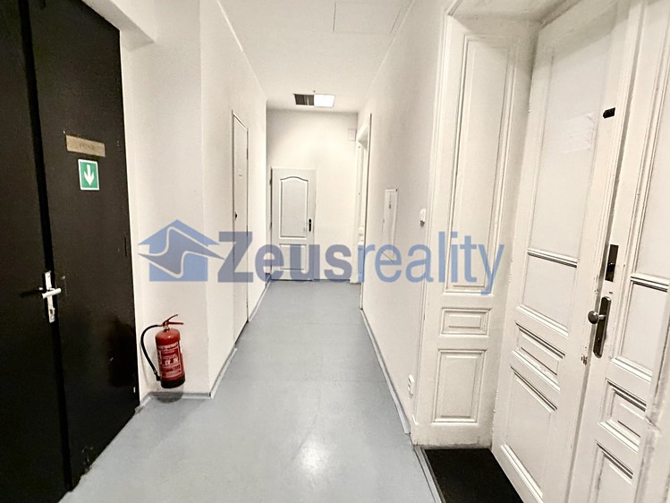 Pronájem kanceláře 10 m² - foto 7