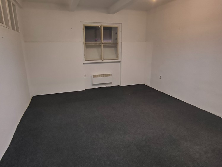 Pronájem kanceláře 66 m² - foto 1