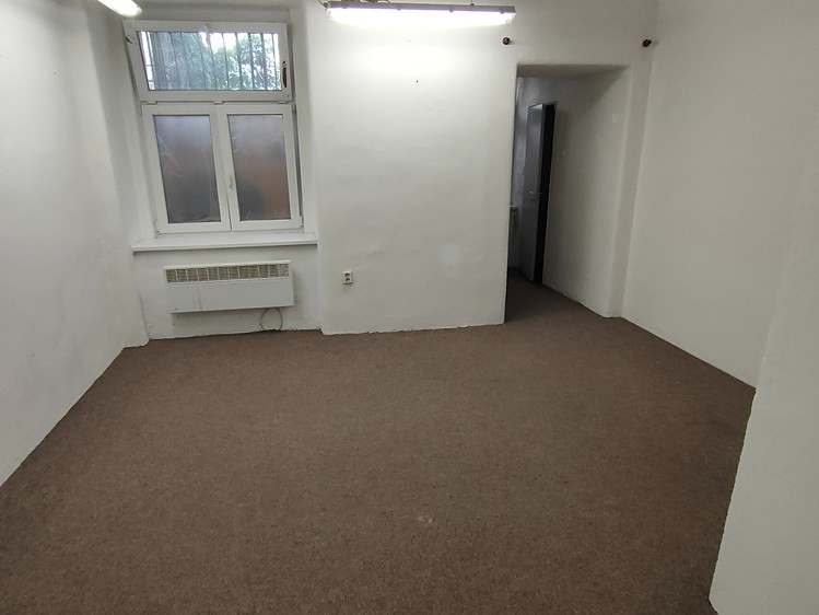 Pronájem kanceláře 66 m² - foto 4