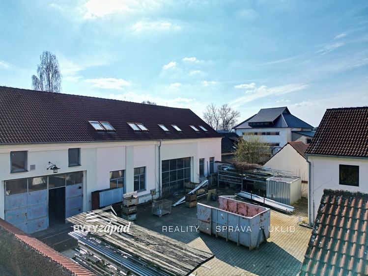Pronájem výrobní haly, prostoru 350 m² - foto 1