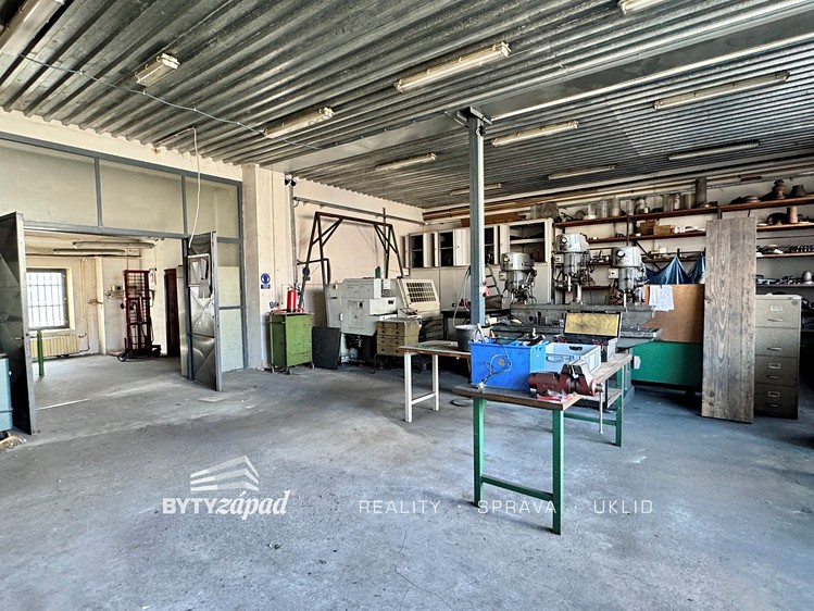 Pronájem výrobní haly, prostoru 350 m² - foto 3
