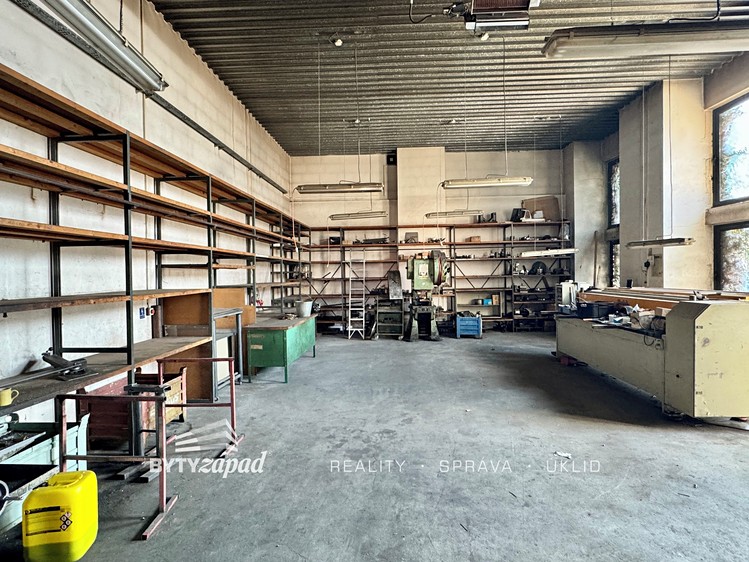Pronájem výrobní haly, prostoru 350 m² - foto 2