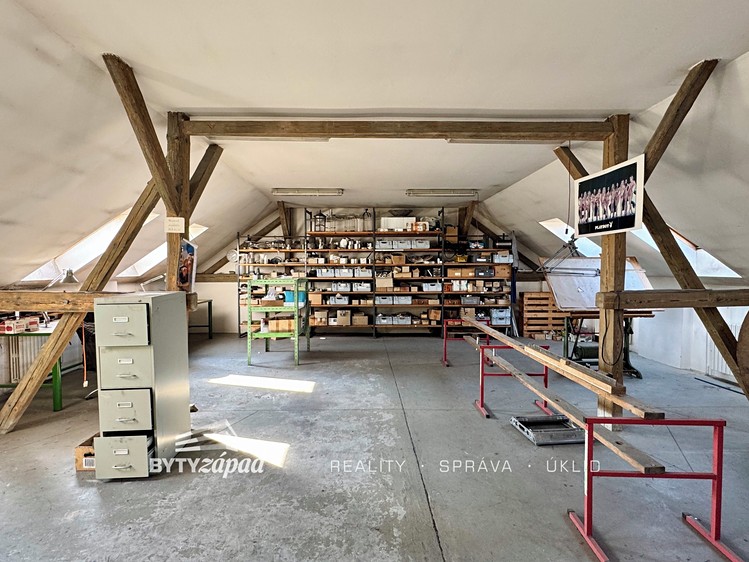 Pronájem výrobní haly, prostoru 350 m² - foto 8