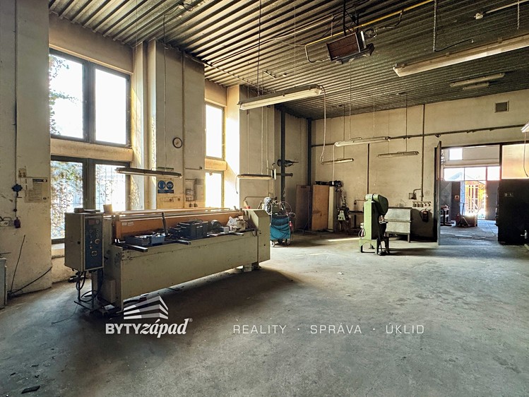 Pronájem výrobní haly, prostoru 350 m² - foto 7