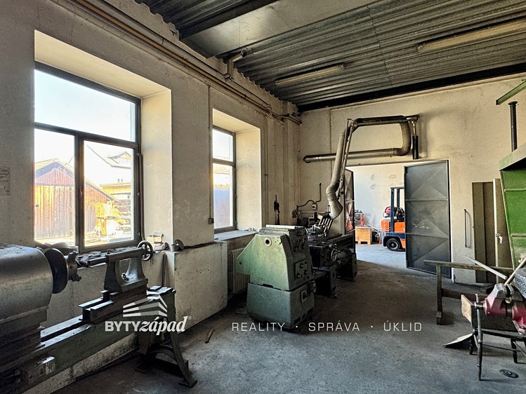Pronájem výrobní haly, prostoru 350 m² - foto 6