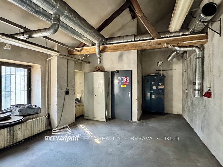 Pronájem výrobní haly, prostoru 350 m² - foto 5