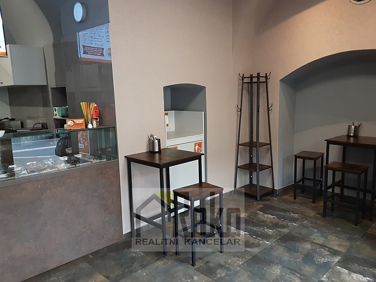 Pronájem obchodního prostoru 50 m² - foto 1