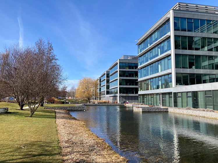 Pronájem kanceláře 950 m² - foto 2