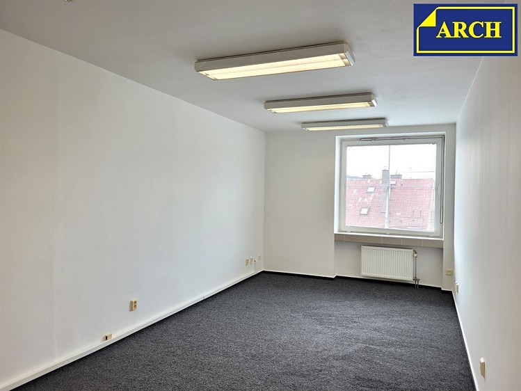 Pronájem kanceláře 92 m² - foto 4