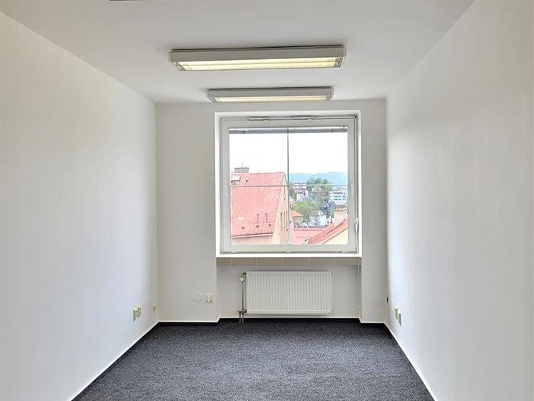Pronájem kanceláře 92 m² - foto 5