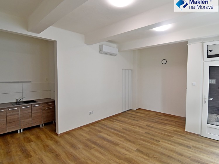 Pronájem obchodního prostoru 40 m² - foto 3