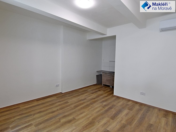 Pronájem obchodního prostoru 40 m² - foto 4
