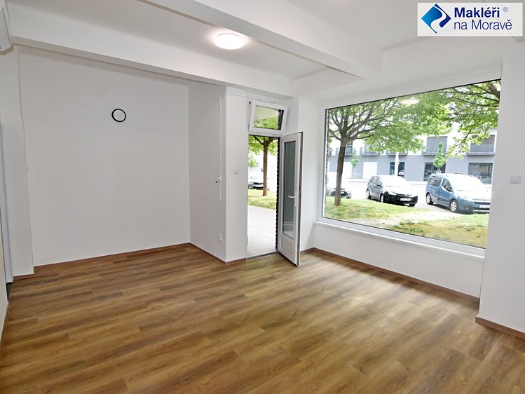 Pronájem obchodního prostoru 40 m² - foto 1