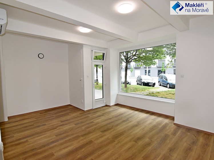 Pronájem obchodního prostoru 40 m² - foto 5