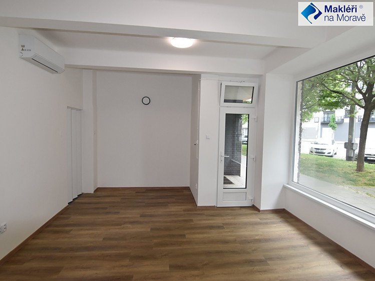 Pronájem obchodního prostoru 40 m² - foto 6