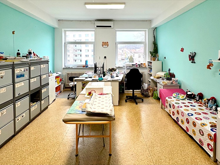 Pronájem ordinace 76 m² - foto 1