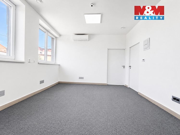 Pronájem kanceláře 18 m² - foto 3