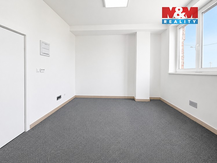 Pronájem kanceláře 18 m² - foto 2
