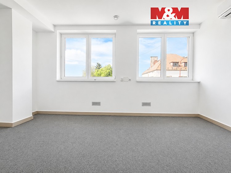 Pronájem kanceláře 18 m² - foto 1