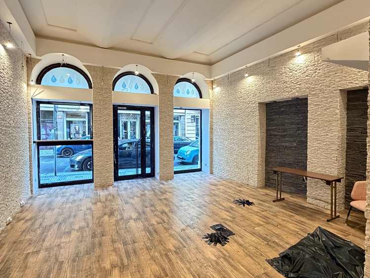 Pronájem obchodního prostoru 181 m² - foto 2