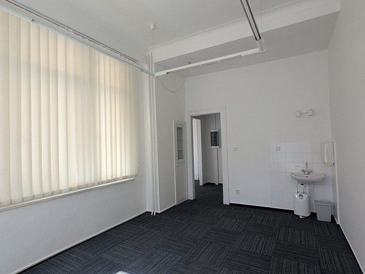 Pronájem kanceláře 17 m² - foto 3