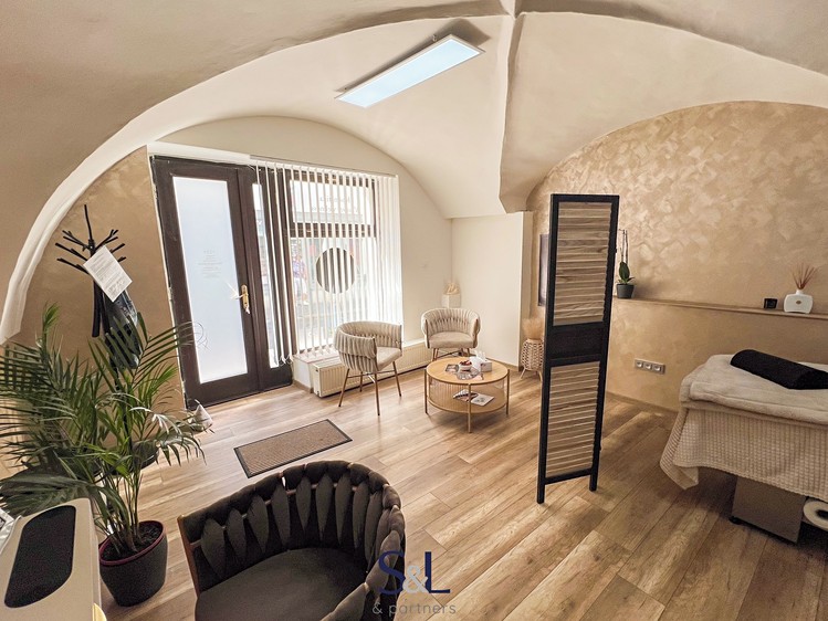 Pronájem obchodního prostoru 31 m² - foto 1