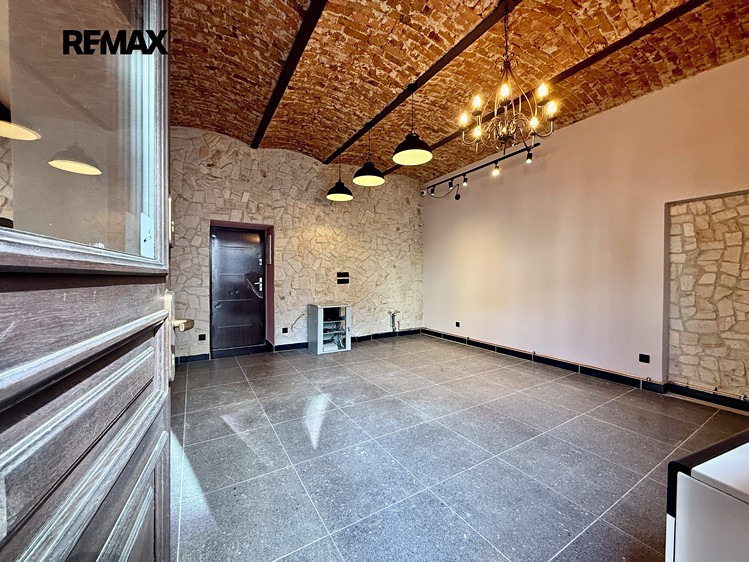 Pronájem obchodního prostoru 42 m² - foto 8