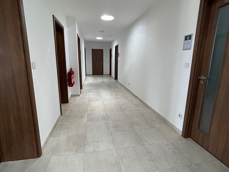 Pronájem kanceláře 27 m² - foto 3