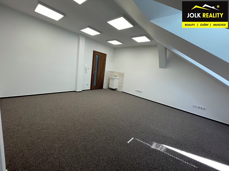 Pronájem kanceláře 27 m² - foto 1