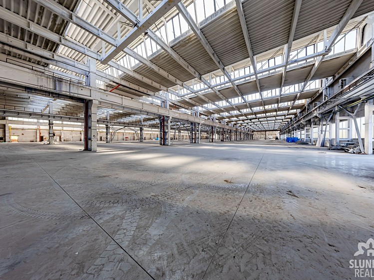 Pronájem výrobní haly, prostoru 2 000 m² - foto 1