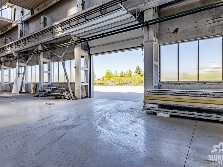 Pronájem výrobní haly, prostoru 2 000 m² - foto 3
