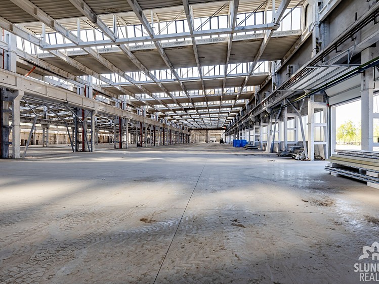 Pronájem výrobní haly, prostoru 2 000 m² - foto 2