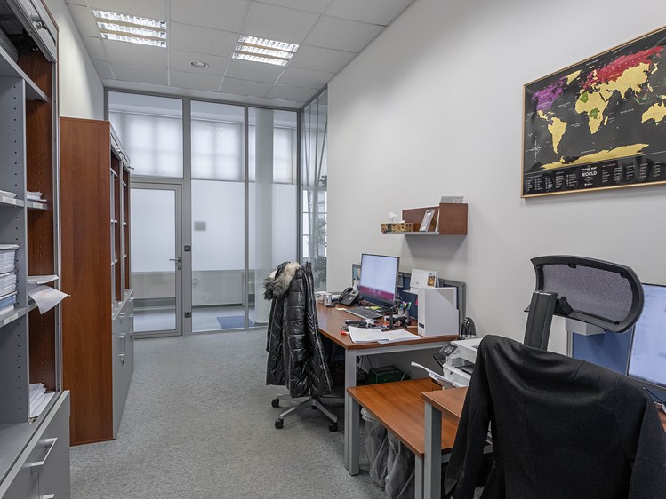 Pronájem kanceláře 300 m² - foto 8