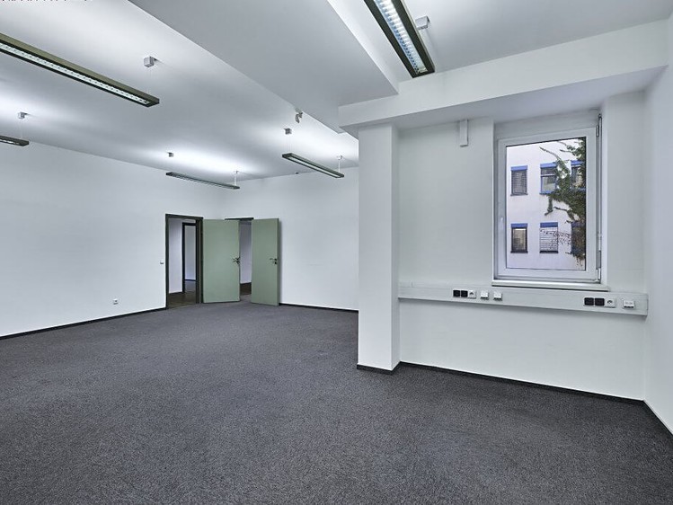Pronájem kanceláře 46 m² - foto 8