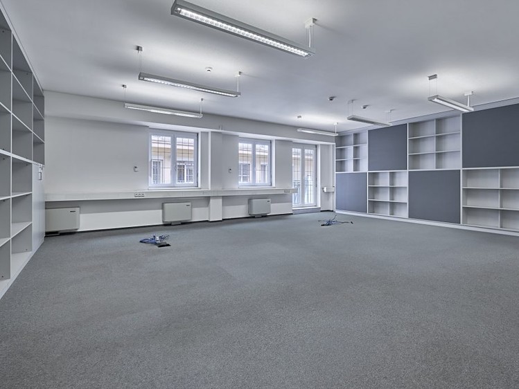Pronájem kanceláře 161 m² - foto 1