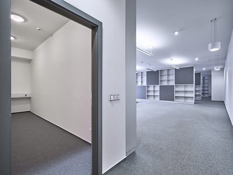 Pronájem kanceláře 161 m² - foto 8