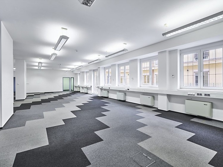 Pronájem kanceláře 246 m² - foto 3