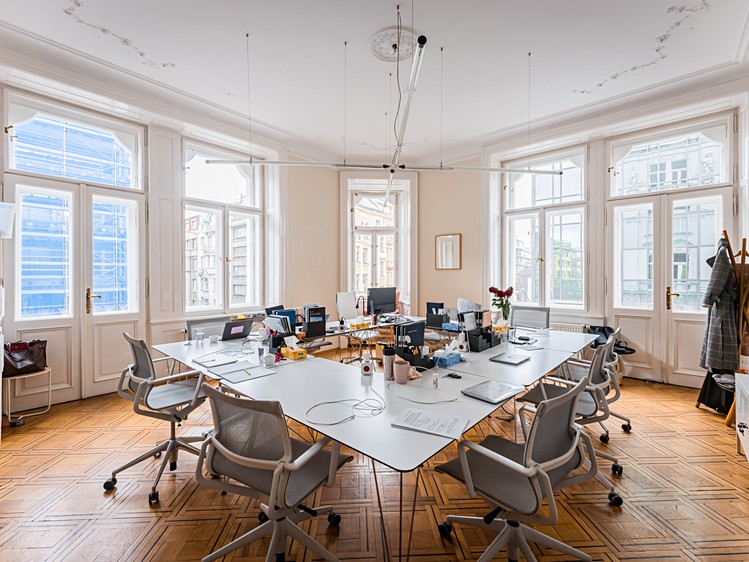 Pronájem kanceláře 319 m² - foto 1