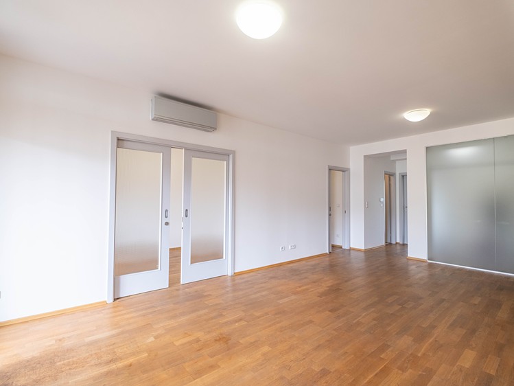 Pronájem kanceláře 168 m² - foto 3