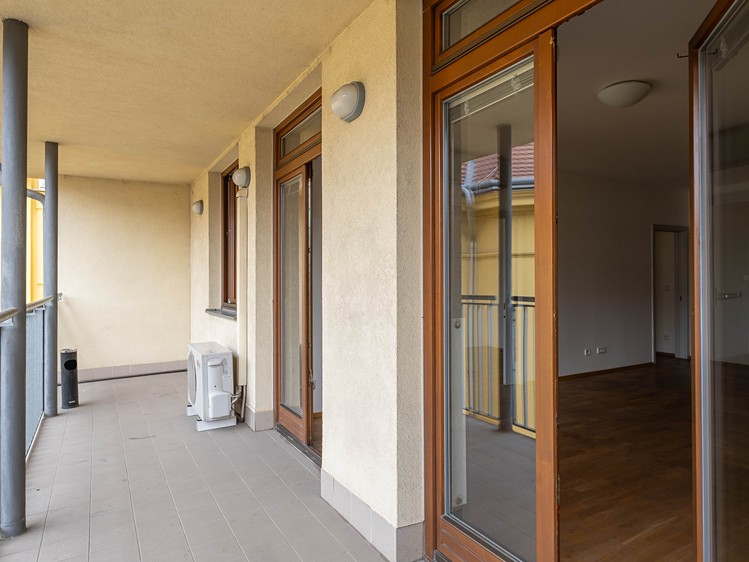 Pronájem kanceláře 168 m² - foto 4
