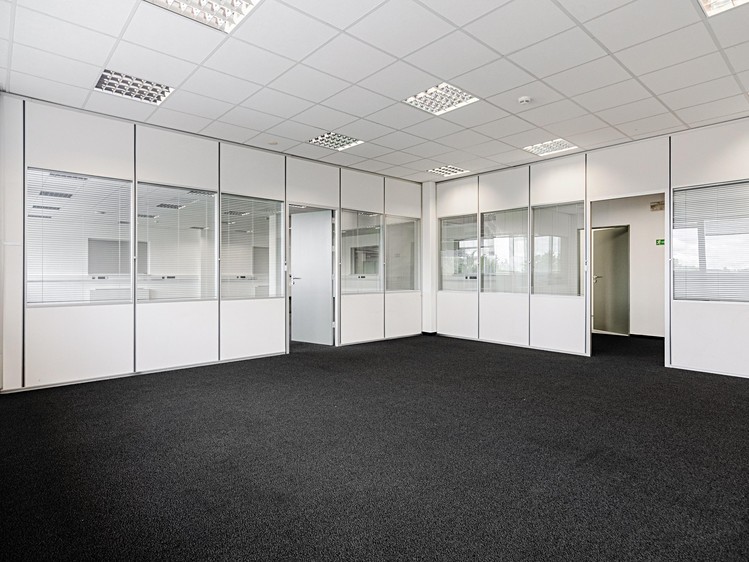 Pronájem kanceláře 225 m² - foto 5