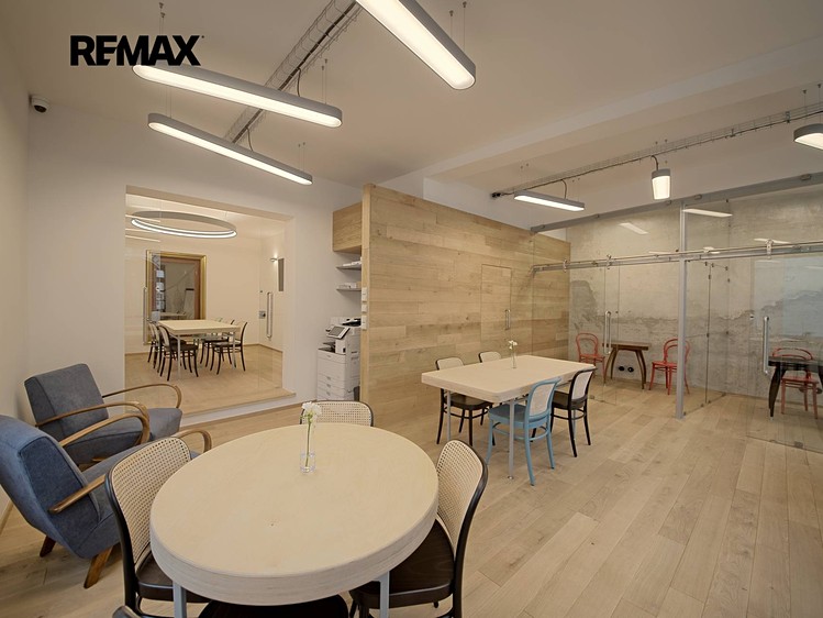 Pronájem kanceláře 70 m² - foto 1