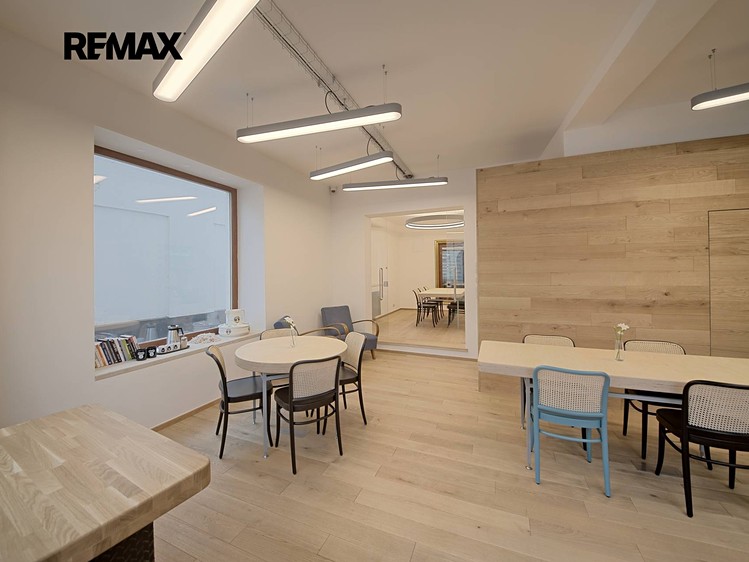 Pronájem kanceláře 70 m² - foto 2