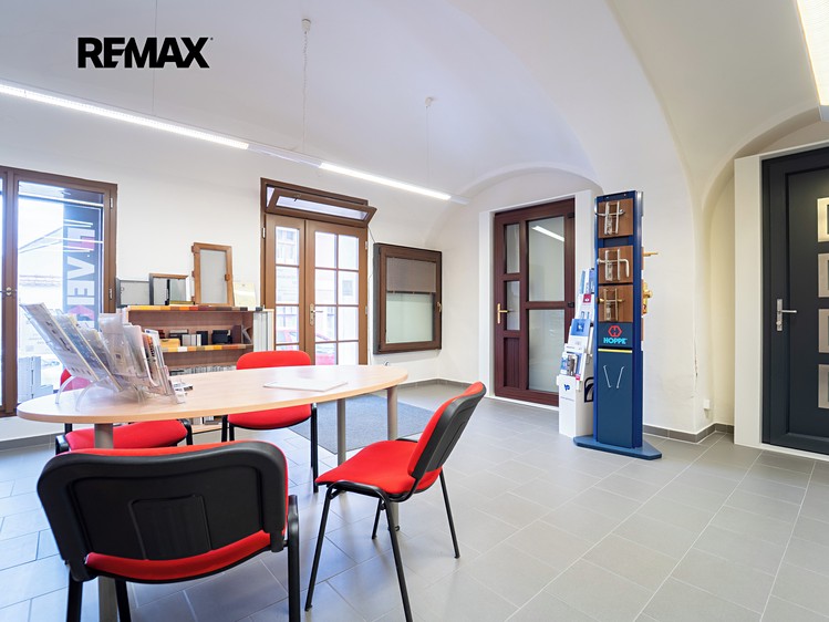 Pronájem obchodního prostoru 64 m² - foto 1