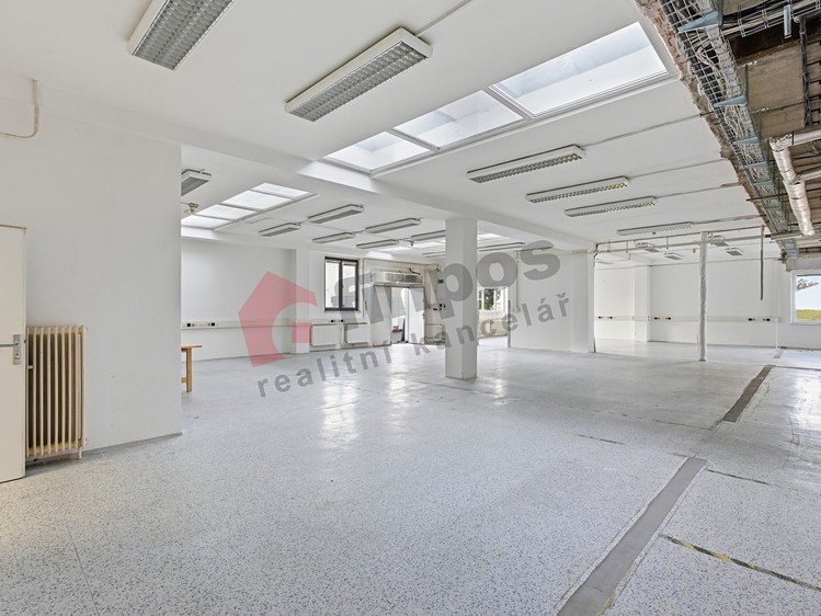 Pronájem skladového prostoru 453 m² - foto 2