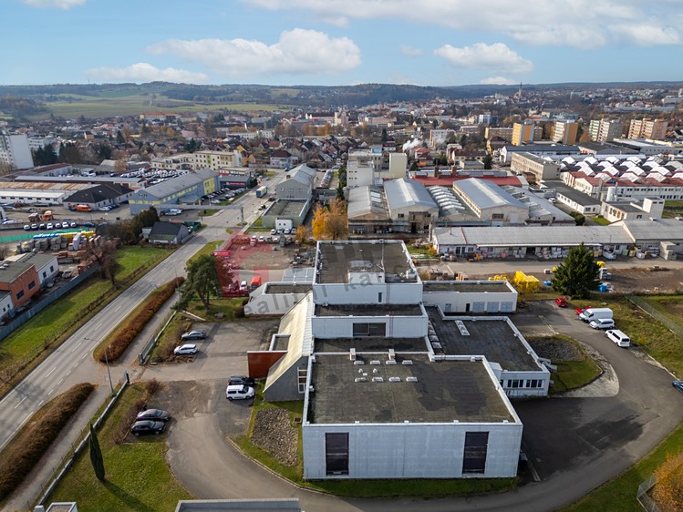 Pronájem kanceláře 556 m² - foto 1